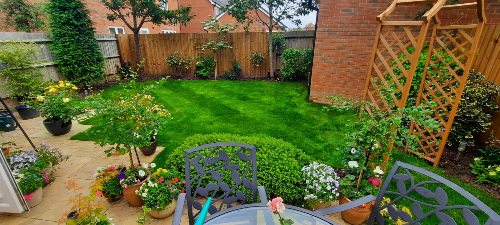Lawn with planted borders